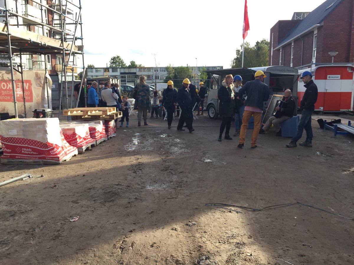 VilksL's tweet photo. Zeer geslaagd kijkmiddag!@VanWijnenGroep @DanielleZwiggel  @HebbenPeter  #L-wonen #Klantbeleving #Lelystad #crêpe https://t.co/JCUmOjZRkm