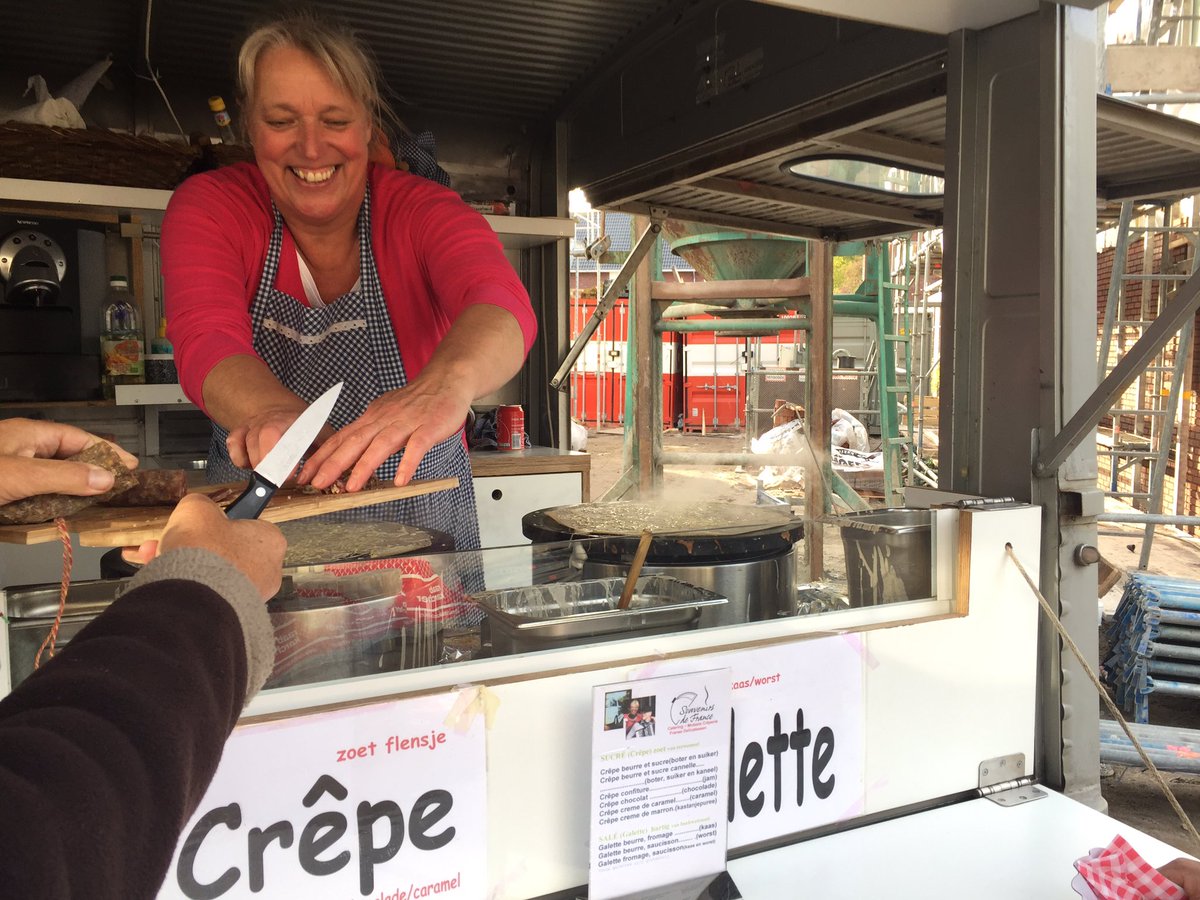 VilksL's tweet photo. Zeer geslaagd kijkmiddag!@VanWijnenGroep @DanielleZwiggel  @HebbenPeter  #L-wonen #Klantbeleving #Lelystad #crêpe https://t.co/JCUmOjZRkm