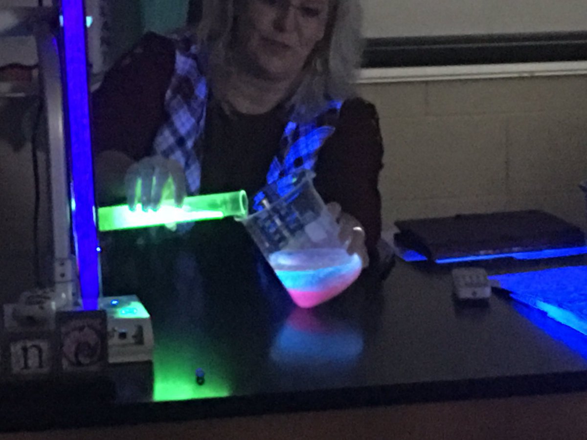 L_BurnettsClass's tweet photo. Density tower that glows! High interest=high engagement @NISDSecScience @NISD_Luna https://t.co/XLSA2wke2A
