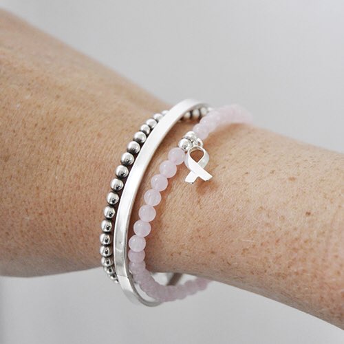 Oktober staat in het teken van borstkanker. Koop dit leuke rozenkwarts armbandje en hiermee doneer je direct €5,- aan <a href="/pinkribbon_NL/">Pink Ribbon NL</a>