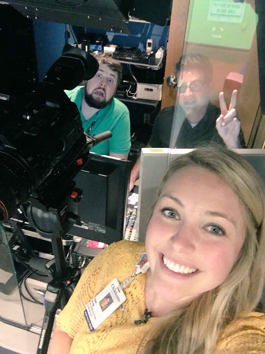 StarStudioAllie's tweet photo. It’s ‘All About Fall’ today &amp; I’m hosting with @StarStudioDude 🤙 Shoutout to Mr. B &amp; Mr. Wizard for making the magic happen in the booth! https://t.co/SN43MeTt74