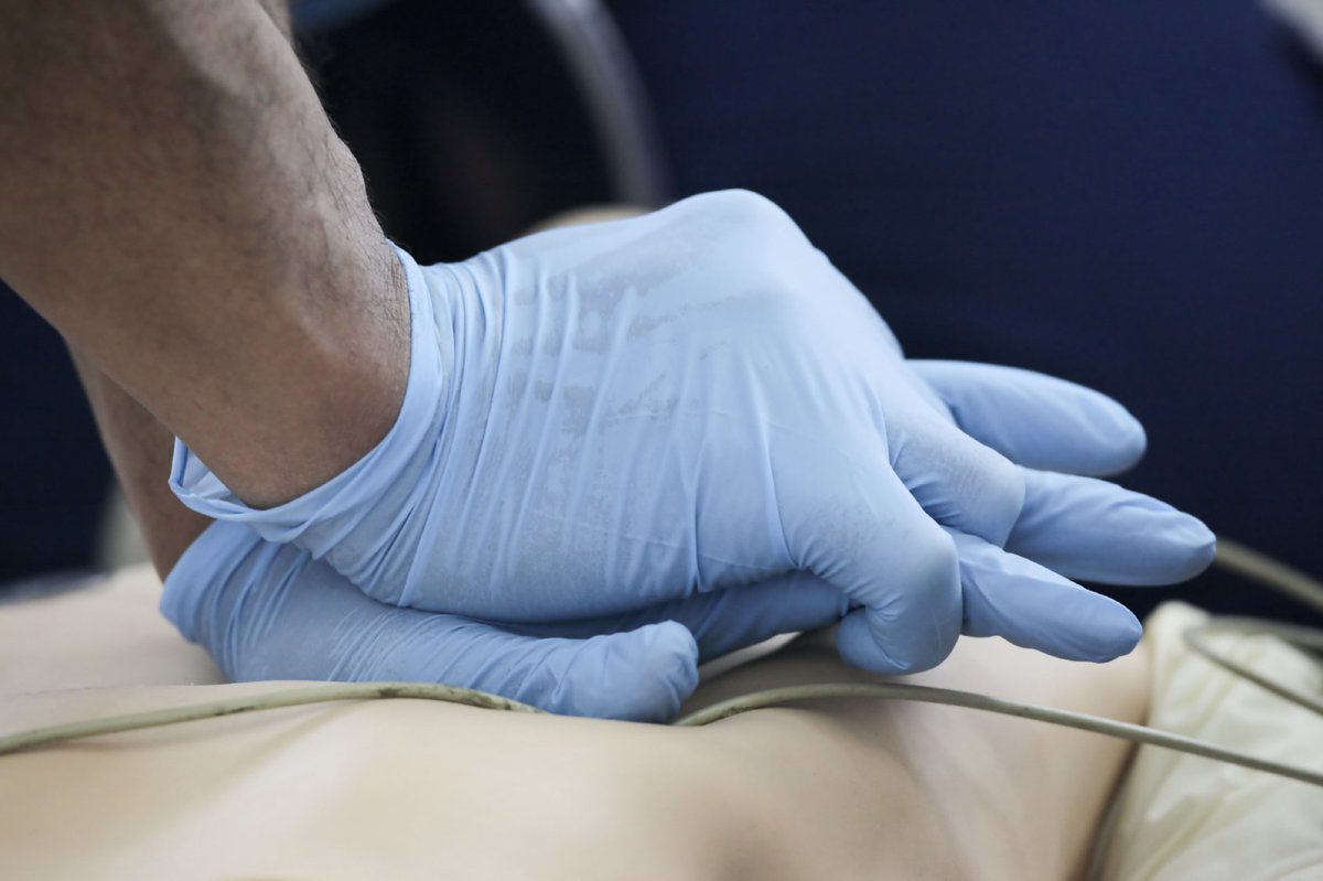 SFRMCShakopee's tweet photo. Did you know we offer FREE #CPR classes? Our next one is on Oct. 19. More info at: https://t.co/ZAZfH0LvMH #CPRAnytime #SaveALife https://t.co/RdNED1pIJt