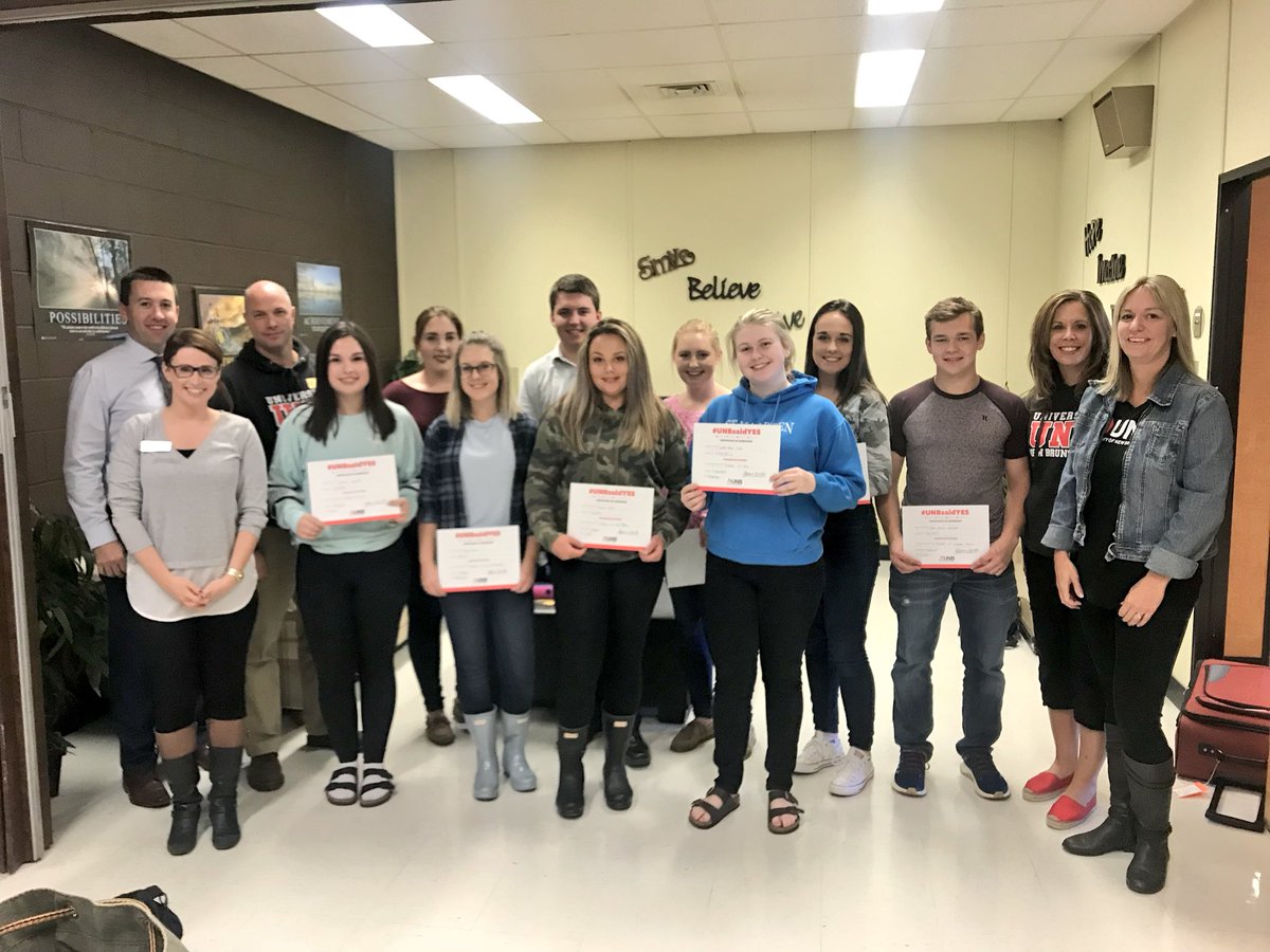 Congratulations to the 10 students who applied on the spot at <a href="/JMHTommies/">JMH Tommies</a> this morning! Welcome to the @DiscoverUNB family! 😊 <a href="/robinmartin13/">Robin Martin</a>