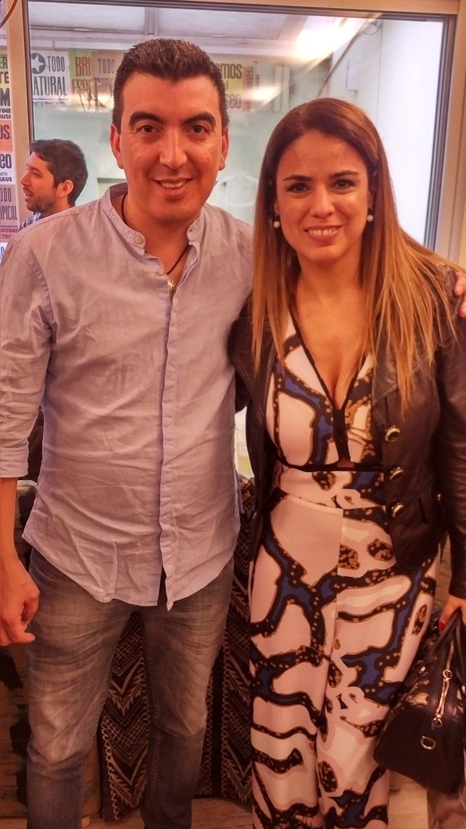 Ivan_camano's tweet photo. Presentación del libro  @numerologapity con Pitty y Marina Calabro cc @maxicardaci #ElOraculoNumerologico https://t.co/LcJ0NPGTne