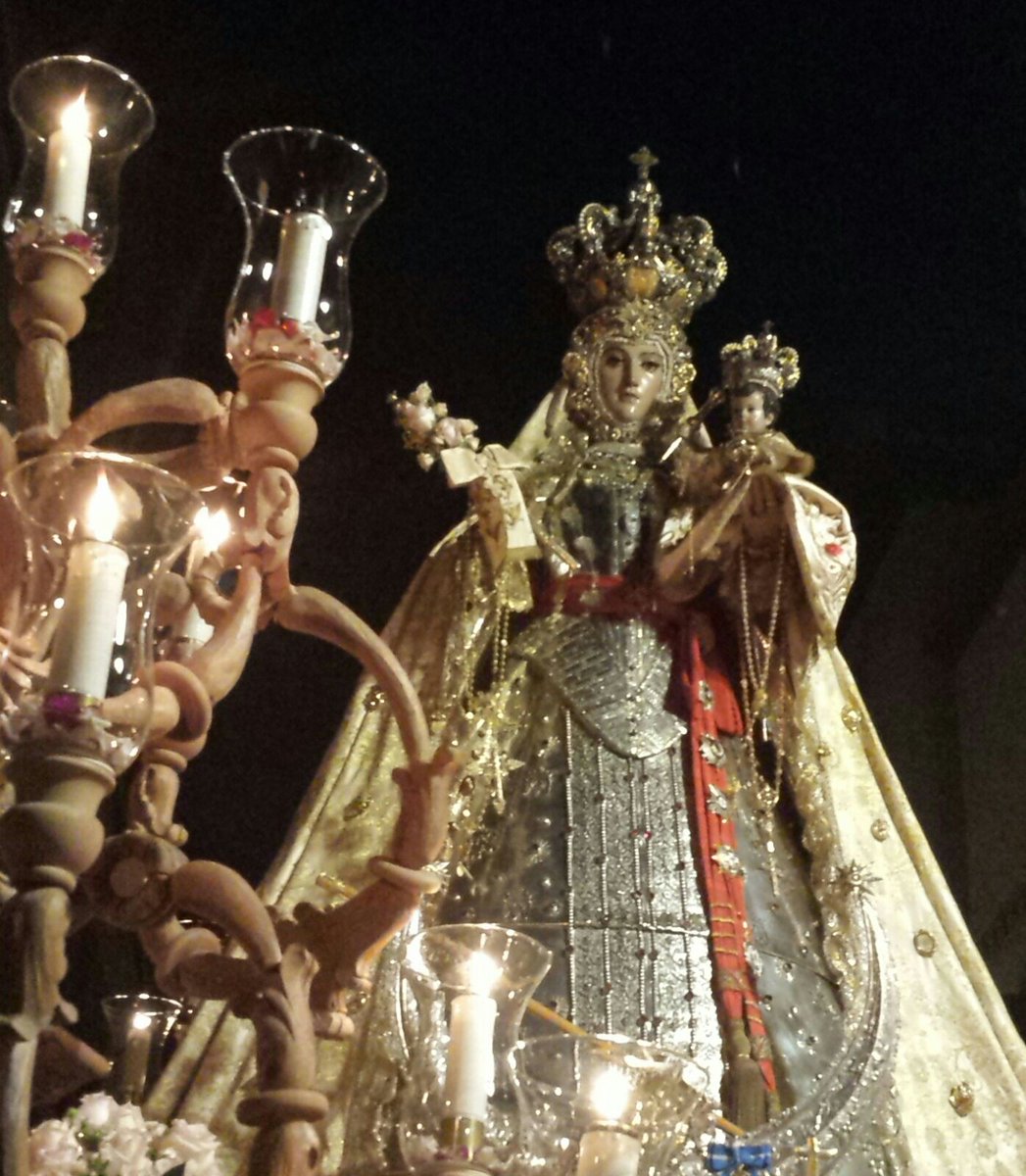 arantxa_toms's tweet photo. Por las calles de #Granada en el 525 aniversario de la fundación de su archicofradia. VivaLaVirgenDelRosario!! VivaLaReinaDeLosMares!! https://t.co/g4WRS4h683