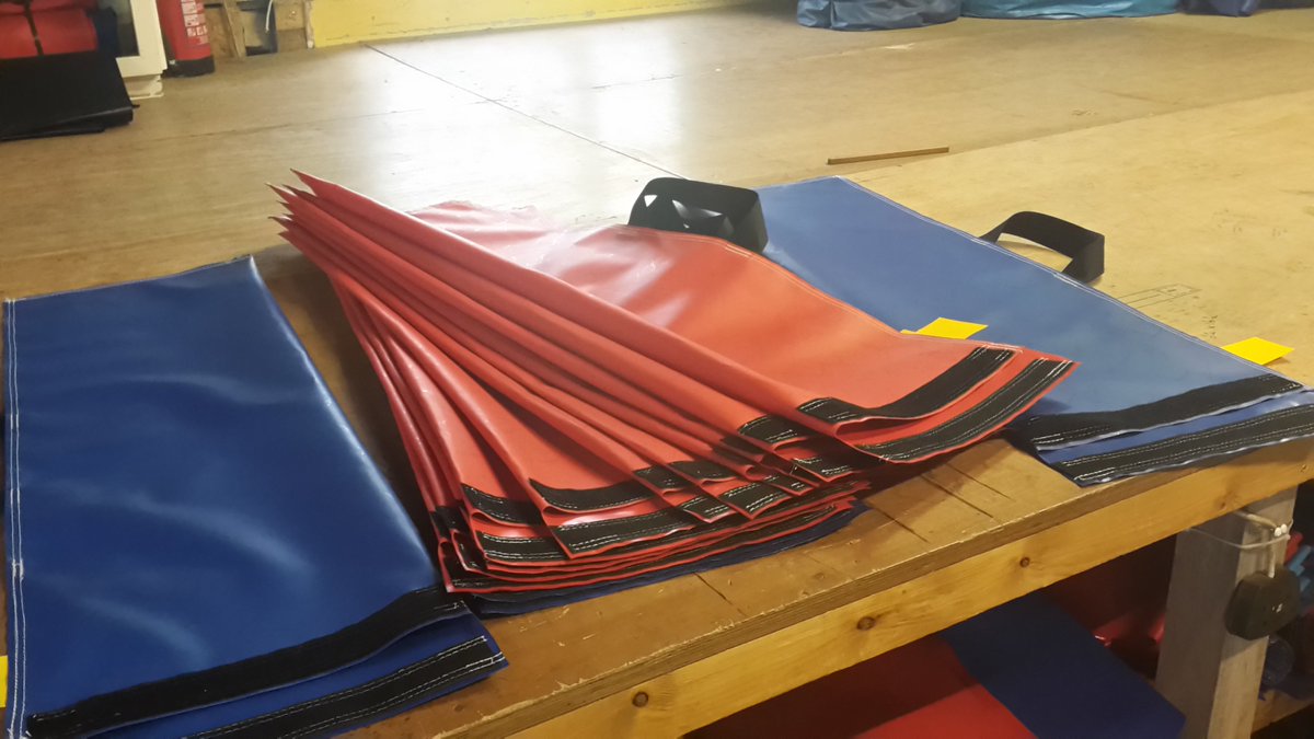 MBA_inflatables's tweet photo. Mba inflatables for all your bouncy castle accesseries , Shields/bashers/sand bags/velcro artwork bags/lead bags/mats/pugo sticks/hats/castle bags/ and much much more. visit our site on facebook . mbainflatable sales or ring us on 07956143771 / 01473 314003. for inquires. https://t.co/v23EqZmTTr