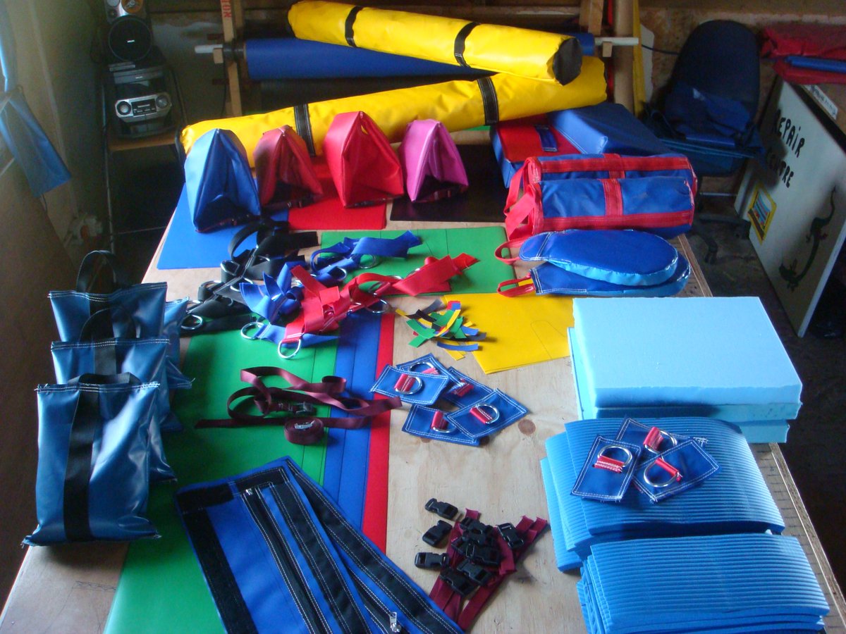 MBA_inflatables's tweet photo. Mba inflatables for all your bouncy castle accesseries , Shields/bashers/sand bags/velcro artwork bags/lead bags/mats/pugo sticks/hats/castle bags/ and much much more. visit our site on facebook . mbainflatable sales or ring us on 07956143771 / 01473 314003. for inquires. https://t.co/v23EqZmTTr
