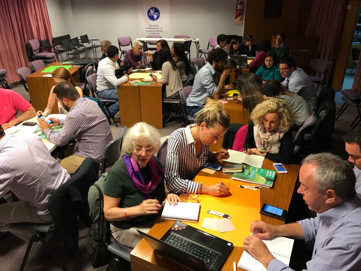 MayraColuccio's tweet photo. @AidisJoven1 posibilitó el taller de Economía Circular con @surewecan @afbesada @marina_solanas y acompañamos en innovación a @olivozaitum https://t.co/9SL6gqo2JU