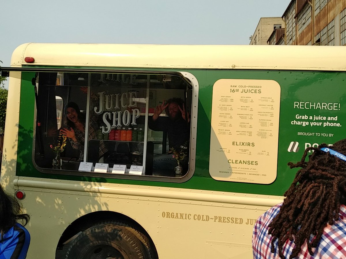LXC4Oracle's tweet photo. Thanks @JuiceShopSF providing delicious free gourmet juices for #githubuniverse2017 attendees https://t.co/VcWtQRuQj3