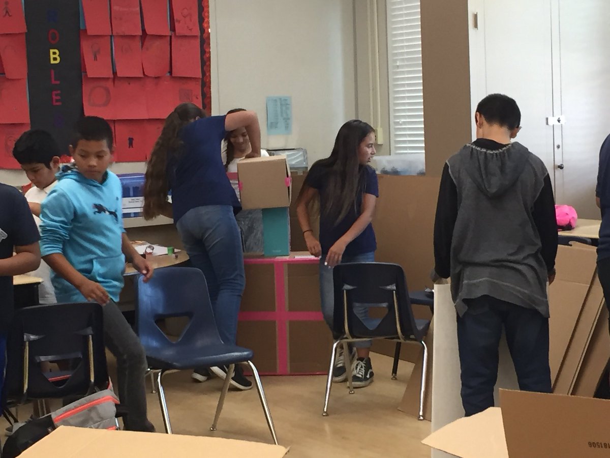 robles_gmedrano's tweet photo. Cardboard Challenge!!! Love to see parents involved 👍🏼#Olivepride https://t.co/R2NKGQTd7x