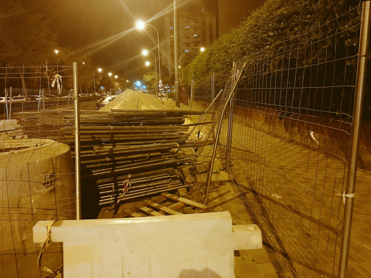 nscstudio's tweet photo. @Ayto_Sevilla @elCorreoWeb @JuanEspadasSVQ @____Nicol____  todo lo hacemos igual, una vergüenza, da igual q alcalde esté, así nos va https://t.co/qOQpvGANYB