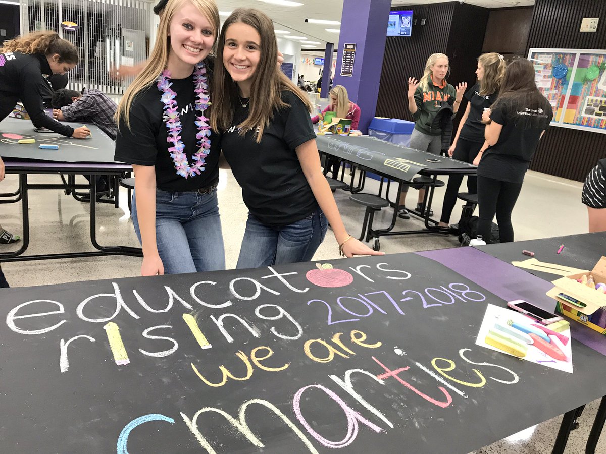 MLuckritz's tweet photo. Amazing creativity for Chalk the Walls for @RMHSMUSTANGS Homecoming! https://t.co/RX1w5rsVqm