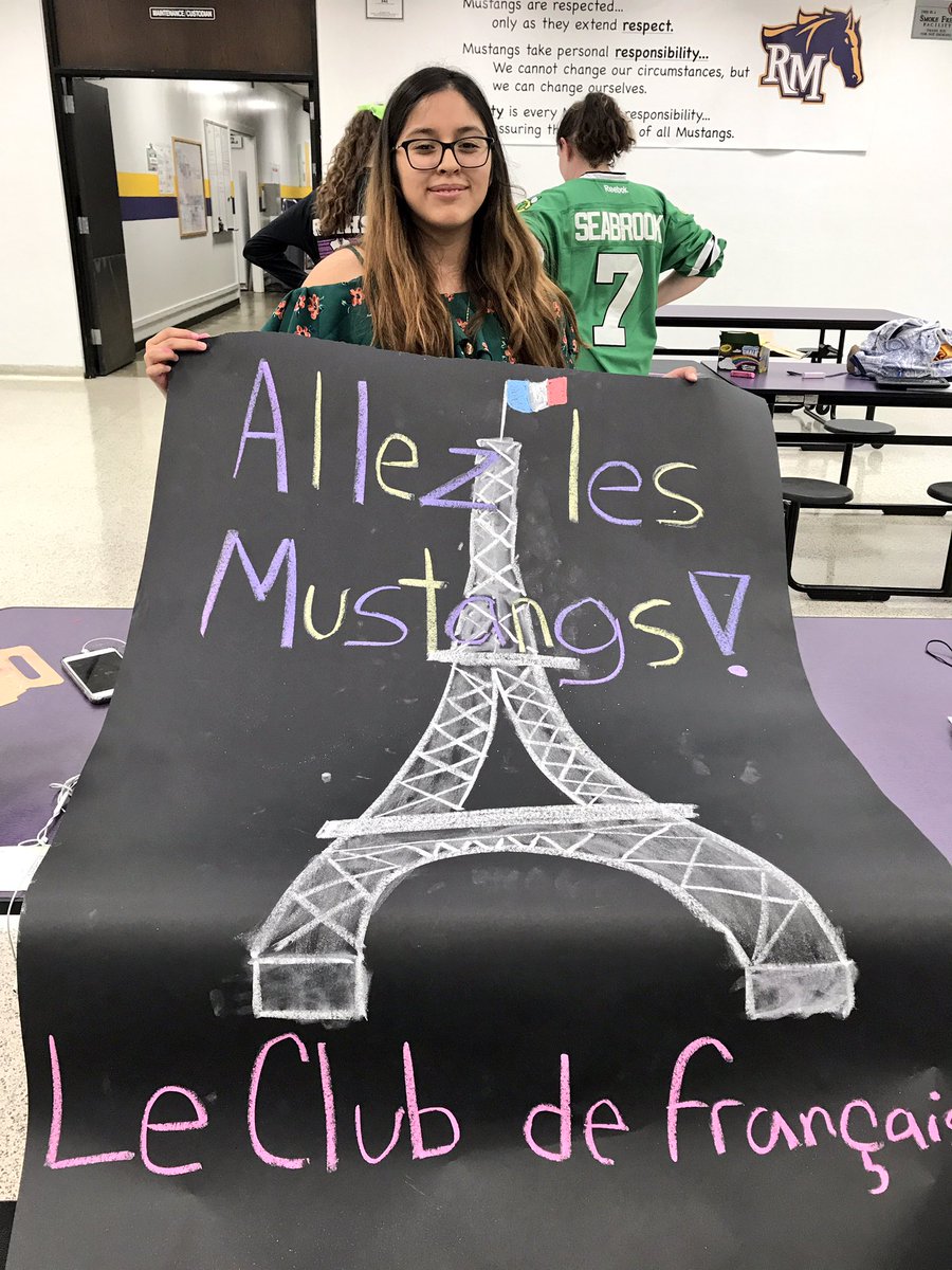 MLuckritz's tweet photo. Amazing creativity for Chalk the Walls for @RMHSMUSTANGS Homecoming! https://t.co/RX1w5rsVqm