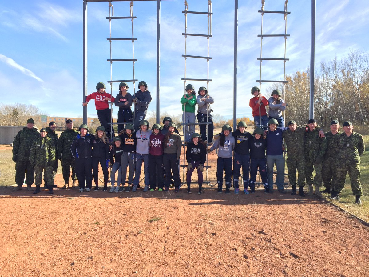 LloydSteelers's tweet photo. Team builder with our local heroes @CFBWAINWRIGHT @AFHL_HA  @HockeyAlberta  #lookingood #wheresthesnow https://t.co/S075prwSe8