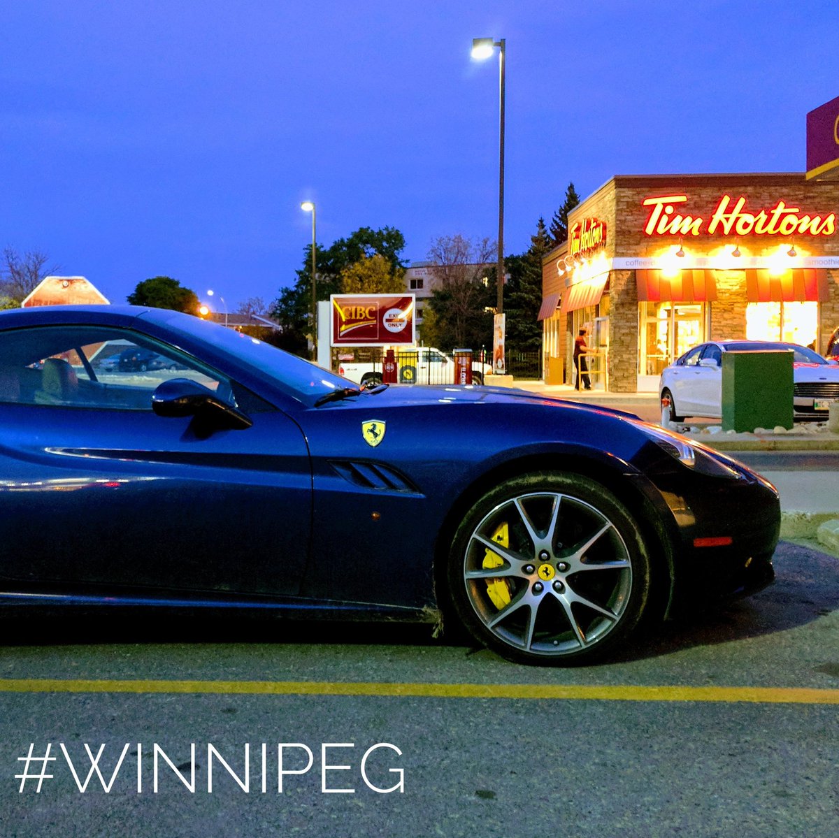 maplemirrorca's tweet image. A beautiful blue beast captured in Winnipeg! 🏁 📸
#Ferrari #MapleMirror #Winnipeg #Canada