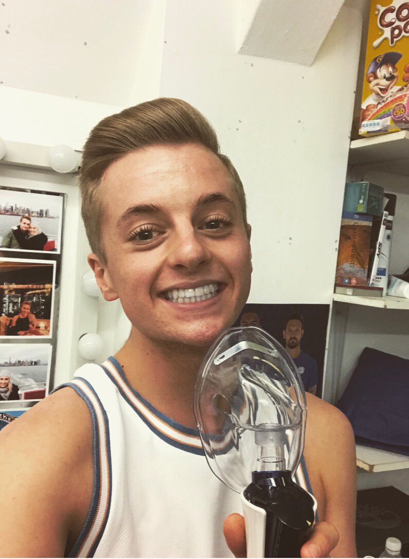 Getting ready with my <a href="/MyPurMist/">MyPurMist</a> 🙌🏼👍🏼💁🏼‍♂️