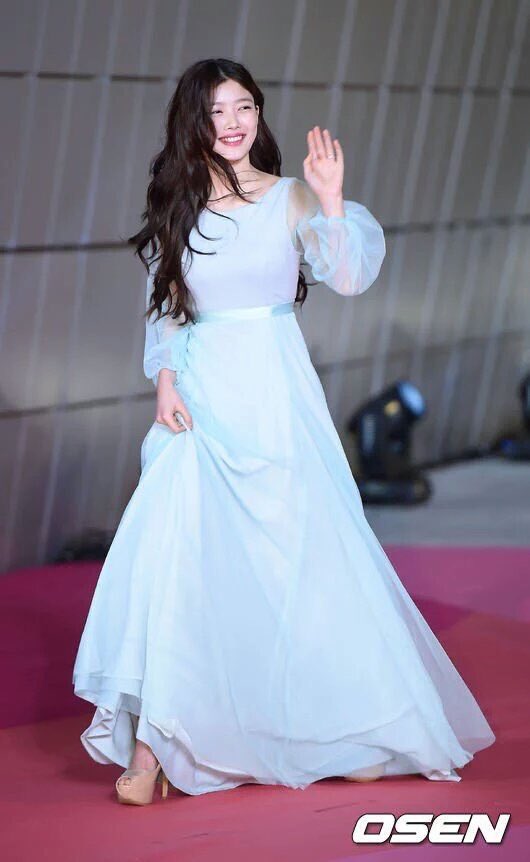 rulna90's tweet photo. 12 spectacular looks from #2016SIA red carpet.
8. #KimYooJung
9. #ParkBoGum
#Throwback #BoYoo
https://t.co/cuiIW0rYiZ https://t.co/JgpOVzoXAs