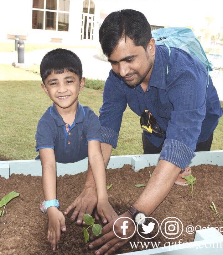 Qafcopr's tweet photo. #QAFCO organized a planting activity for its employees and their children as part of #Arab_Environment_Day , in #AlBanush_Club https://t.co/YViJVEdQDR