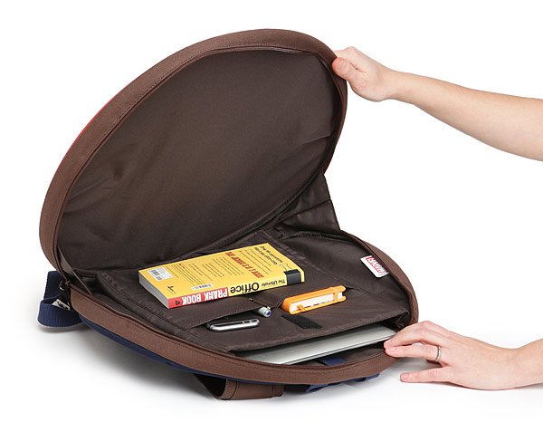 #ÇEKİLİŞ | Bu tweeti RT'leyip bizi takip eden 1 kişiye Kaptan Amerika kalkanı şeklinde sırt çantası hediye ediyoruz! 🌟