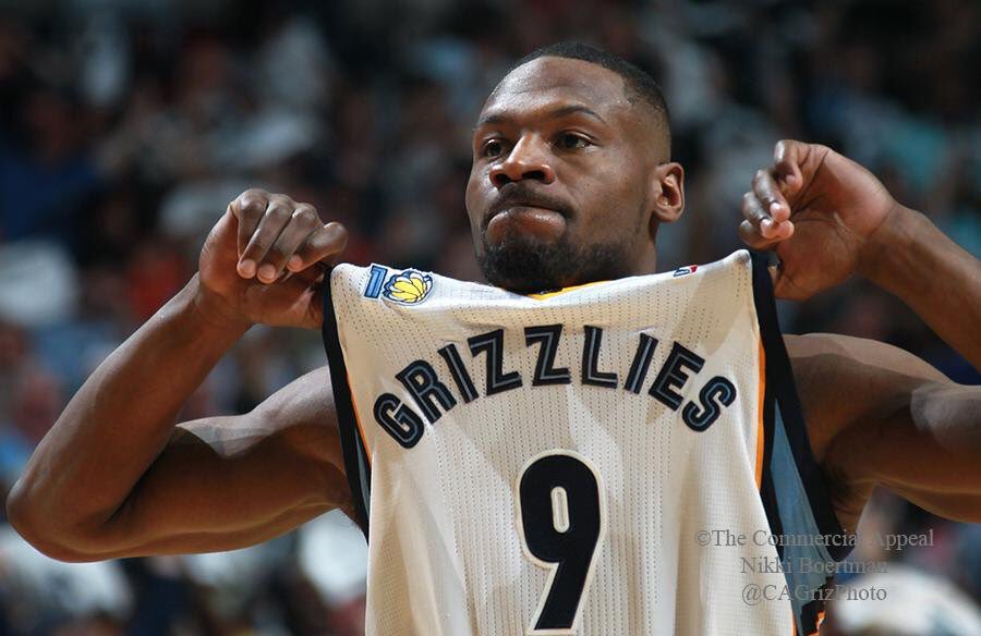 PhotoNikki's tweet photo. Congrats @aa000G9! We love you. A wonderful move by the @MemGrizz!!! #GrizzFam #GrizzNation #CoreFour https://t.co/9uScqxYuQR