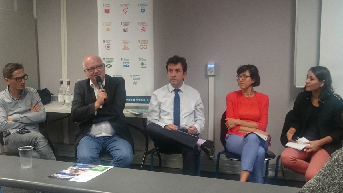 sophiepoiri's tweet photo. #savco B Duval "pourquoi la RSE ? Pour des raisons économiques !" https://t.co/bRhkBy7nIf