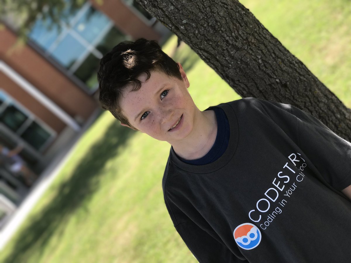 JenniferPassi's tweet photo. How special to be our @RiverRidgeElem Codester of the day!!! #completedall @icodeinschool @BloomingSTEMS @laylah https://t.co/P1xiBIoBcD