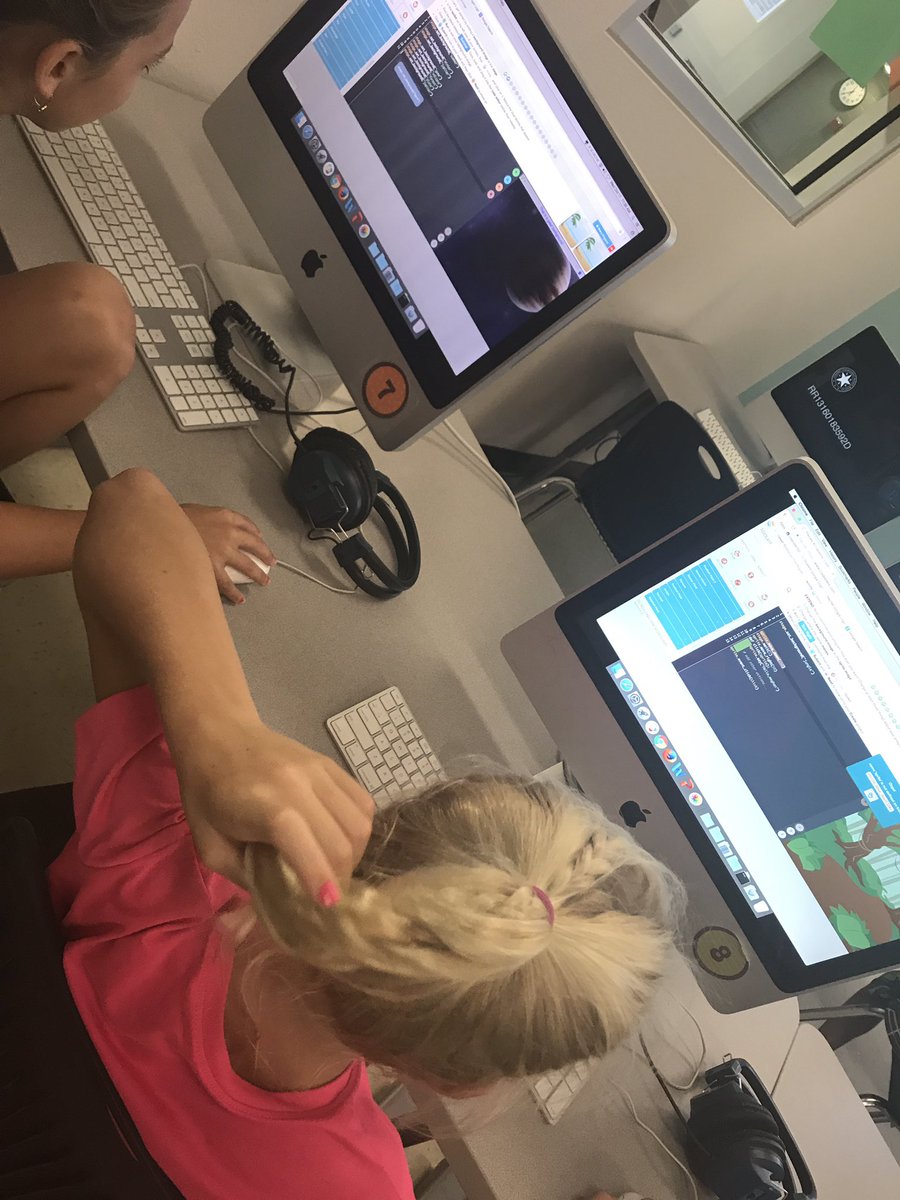 JenniferPassi's tweet photo. How special to be our @RiverRidgeElem Codester of the day!!! #completedall @icodeinschool @BloomingSTEMS @laylah https://t.co/P1xiBIoBcD