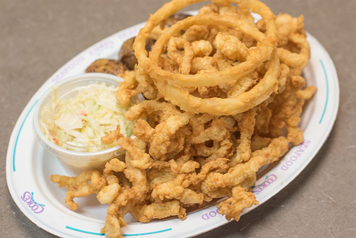 CookesHyannis's tweet photo. Check out our #classic menu items, or stop by to see the daily specials! https://t.co/21NDsekbFW #CapeCodSeafood #FriedFish https://t.co/cZ7zM1oJlC