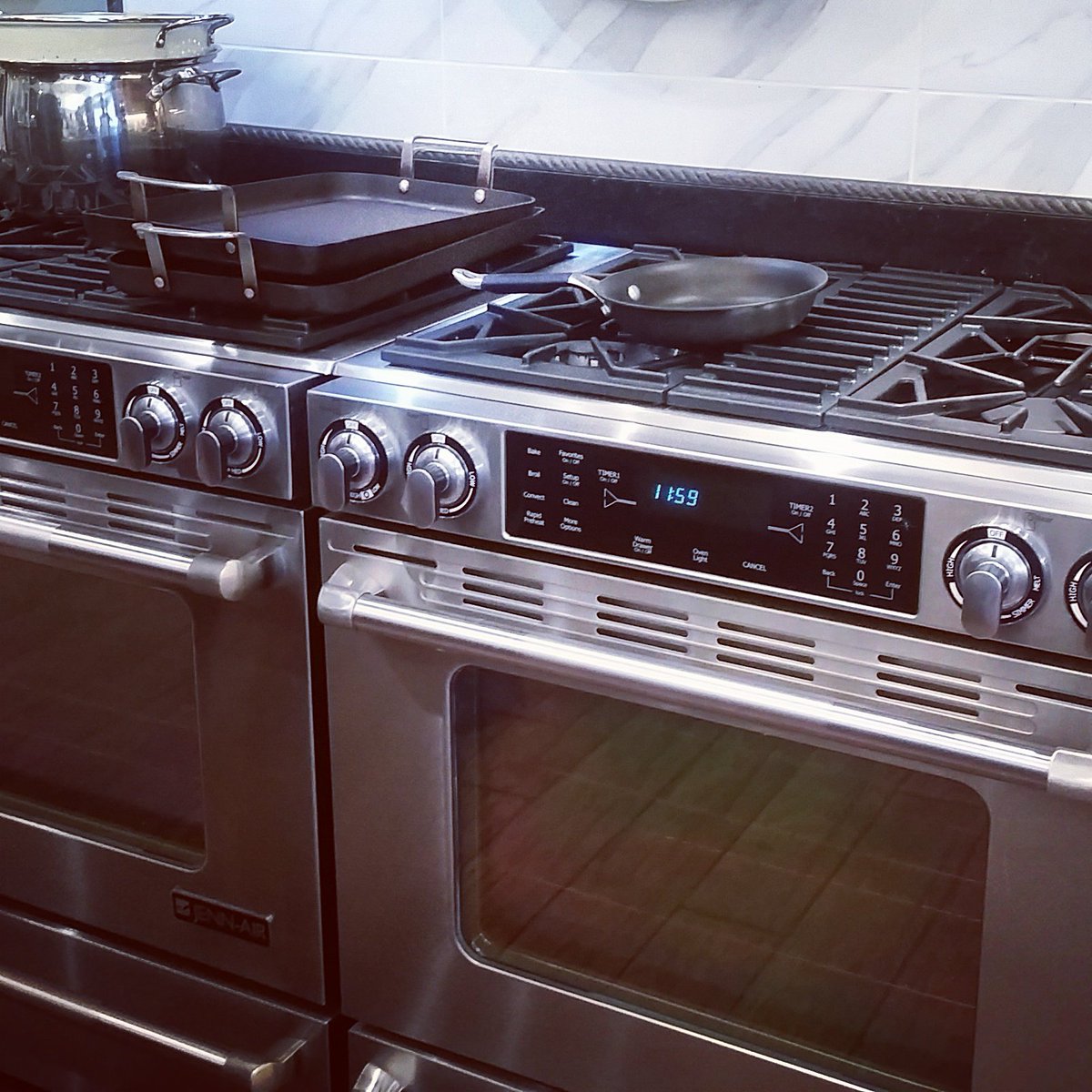 Clean4Real_com's tweet photo. Get back to cooking your favorite food. Book cleaning service at https://t.co/ggI1ewjTzW #cleankitchen #jacksonvillefl https://t.co/Qnc4dTyE3i