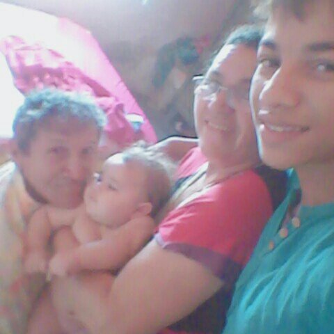 Casa é uma construção de cimento e tijolos. Lar é uma construção de valores e princípios.
😃😄😘😃😄😘
          
              #Família