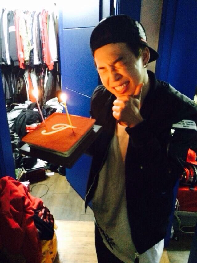 Valeriyascuka's tweet photo. #HappyJiminDay хорошо кушай!!! https://t.co/3khixQ8Cst