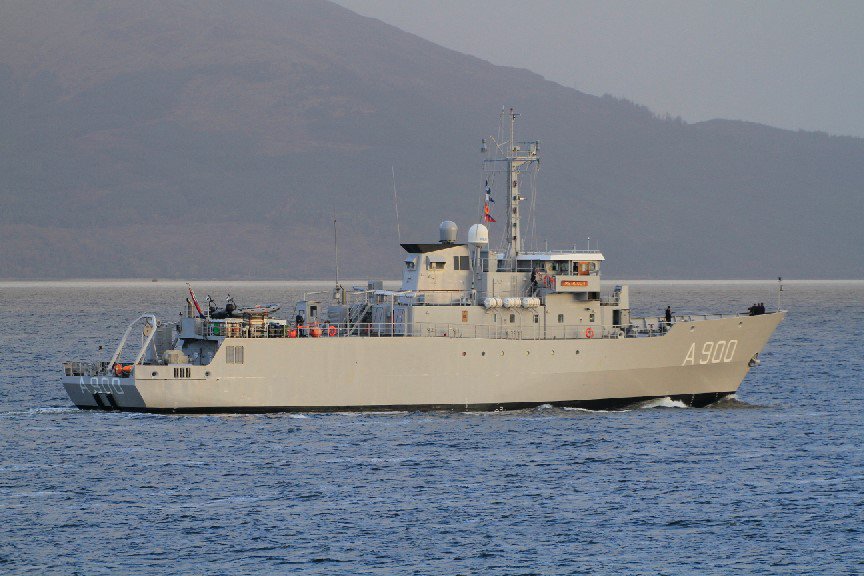 Iain Cameron (@scotlanddx) on Twitter photo ZrMs Mercuur A-900 passing Gourock inbound for Glasgow #navy #NATO #shipping #inverclyde <a href="/SJanssen74/">S. Janssen</a> ZrMs Mercuur A-900 passing Gourock inbound for Glasgow #navy #NATO #shipping #inverclyde <a href="/SJanssen74/">S. Janssen</a>