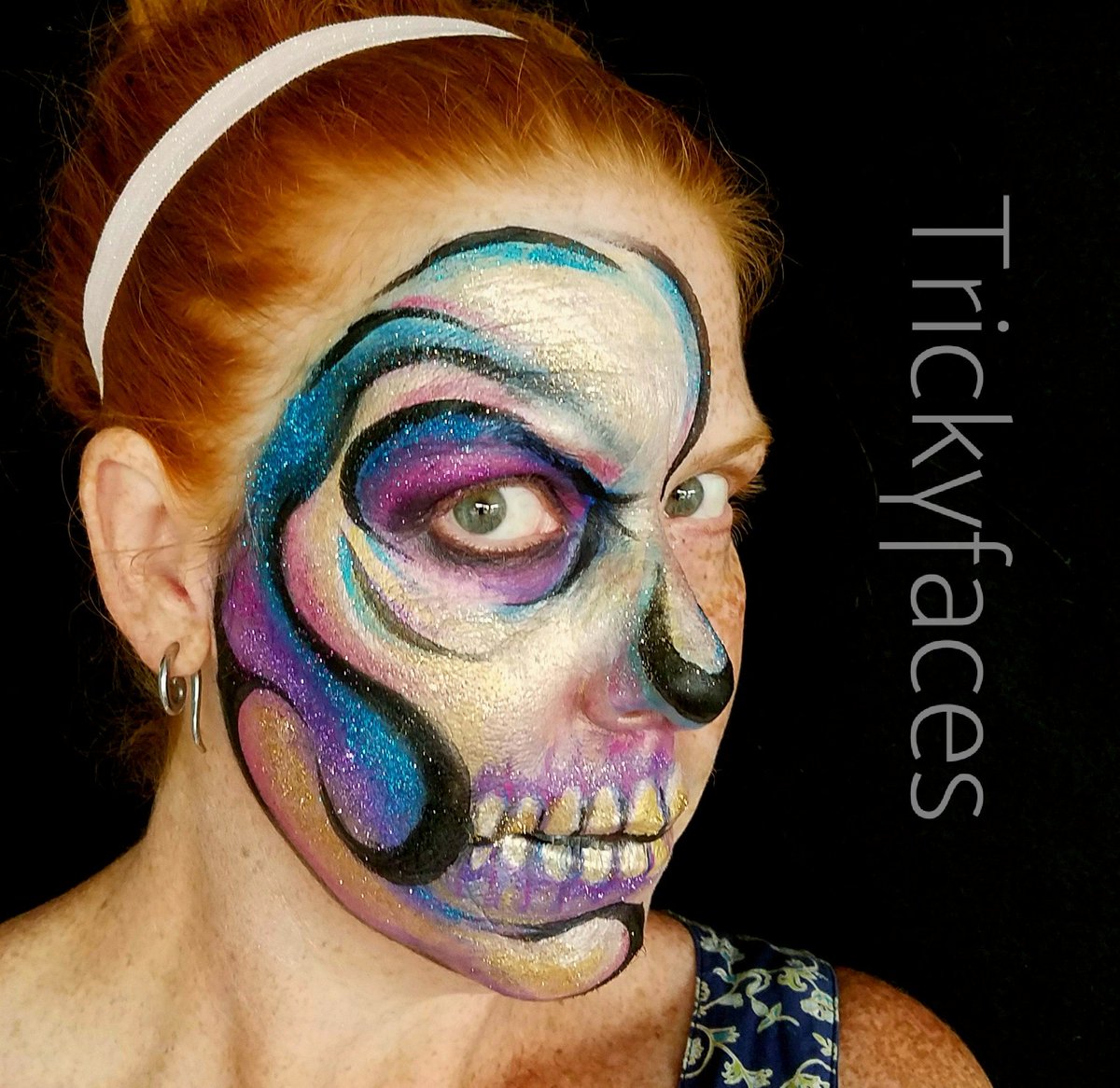 Trickyfaces's tweet image. Glamoween! Glitter Skull. #Trickyfaces #facepaint #skull #glamoween #glitter #mua #Skullgirls #inspirationtopaint