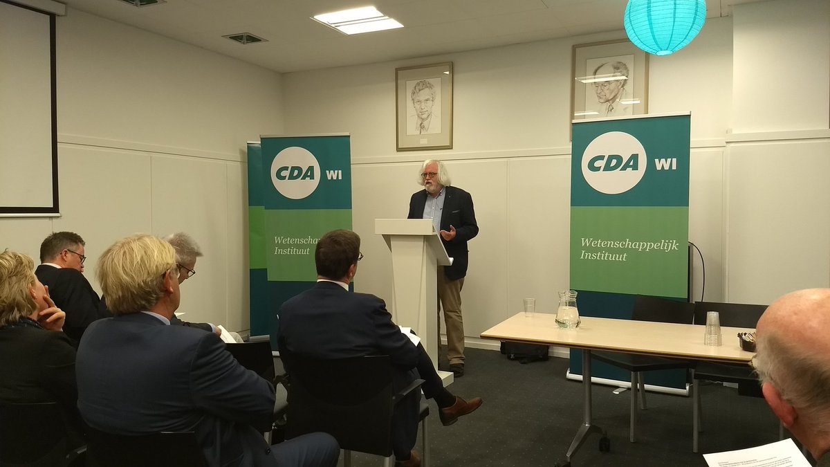 alderliestenJ's tweet photo. Hoogleraar Erik Borgman: 'Als de dorpsgek niet meer bij de gemeenschap hoort, is er geen echte gemeenschap.' https://t.co/pluVZVy7vE