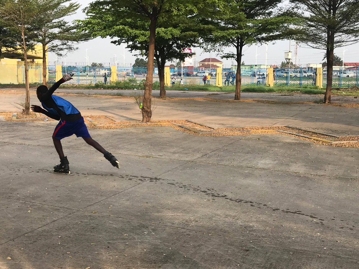StadeMartyrs's tweet photo. Présélection pour l'équipe national de rollers (marathon), le 9 octobre 2017 au Stade des Martyrs de la Pentecôte. https://t.co/tkuP5nTqou
