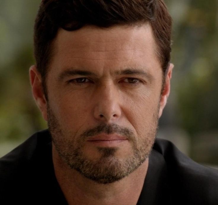 Happy birthday Carlos Bernard       