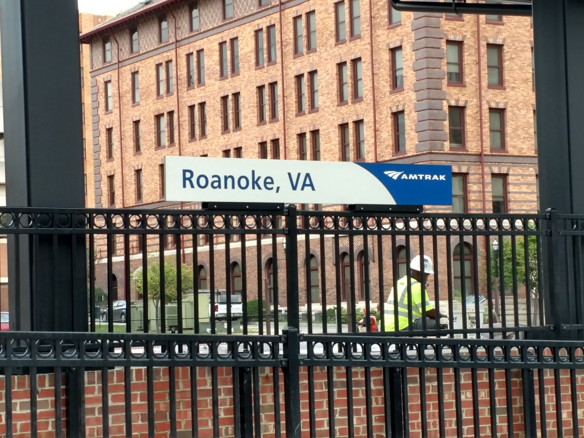 Jeff__Sturgeon's tweet photo. The Roanoke signs are up at the almost-complete Roanoke Amtrak platform. https://t.co/6zOE2FVvzl