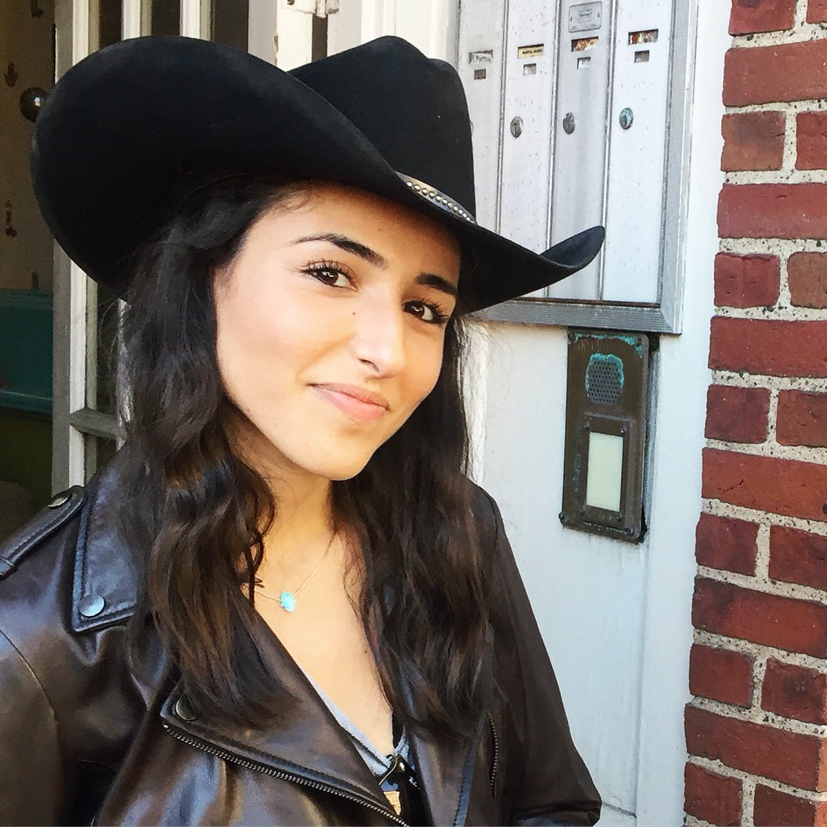 always looking for the sun. ☀️ 
 #stetson #cowboyhat #westernstyle #bossoftheplains #scully #lambskin #leatherjacket #boston #smallbusiness