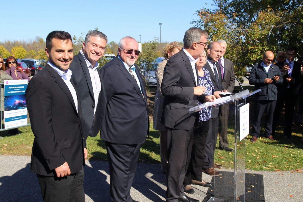 TimTierney's tweet photo. Ottawa launches Canada’s first on-street test of an Autonomous Vehicle... Great crowds here! https://t.co/IXy3I2X1J2
