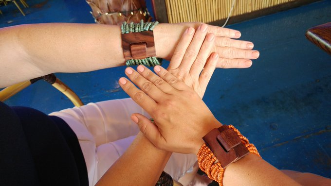 My mom is in town. Mother daughter matching mani pedi💓 #kornyyetfun😇 https://t.co/MRYguBTXGh<a href="/tag/kornyyetfun"class="tags"><span>#kornyyetfun</span></a>