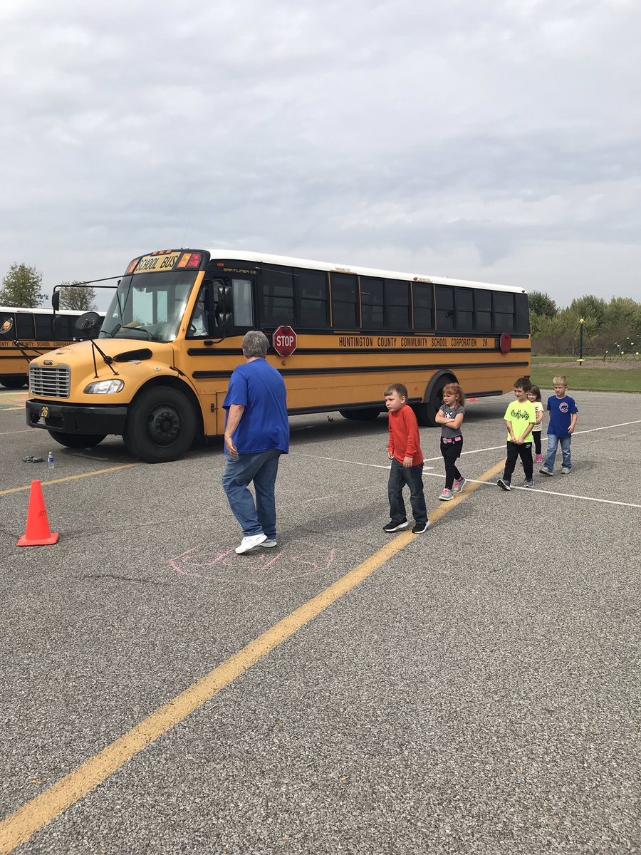 HCCSCTrans's tweet photo. Northwest Explorers are staying safe out of the danger zone. #HCCSCbusdriversrock #HCCSCTrans https://t.co/VOsJbulkzv