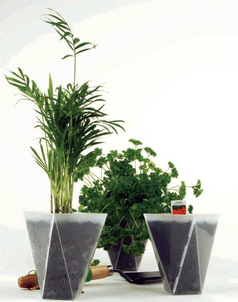 smartdesignlab's tweet photo. Packit Potz is an attempt to do away with the plastic pots that most green-thumbed folks resort to these days.
https://t.co/ZreGXSyA7x https://t.co/kh0jc9sPxW