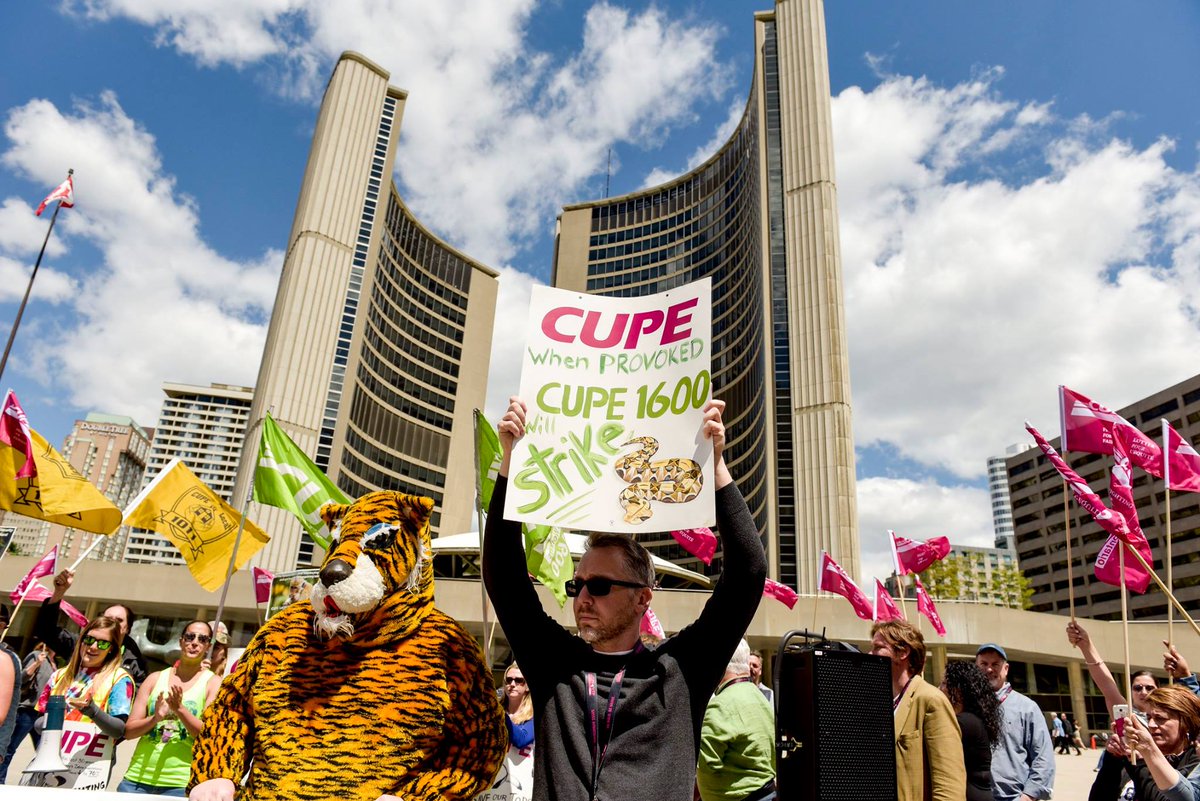 CUPEOntario's tweet photo. #CUPE members vote to strengthen their bargaining power w/ #strikepay on day 1 ✊ https://t.co/yEGELEpTzS #CanLab #CUPEStrong https://t.co/giAzXfDJxk