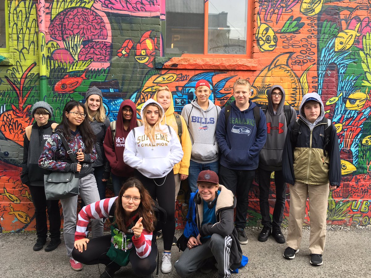 chisholmacademy's tweet photo. #ChisholmAcademy media studies class explored graffiti alley in Toronto today to study street art. #ExperentialLearning https://t.co/5dRFVTowbc