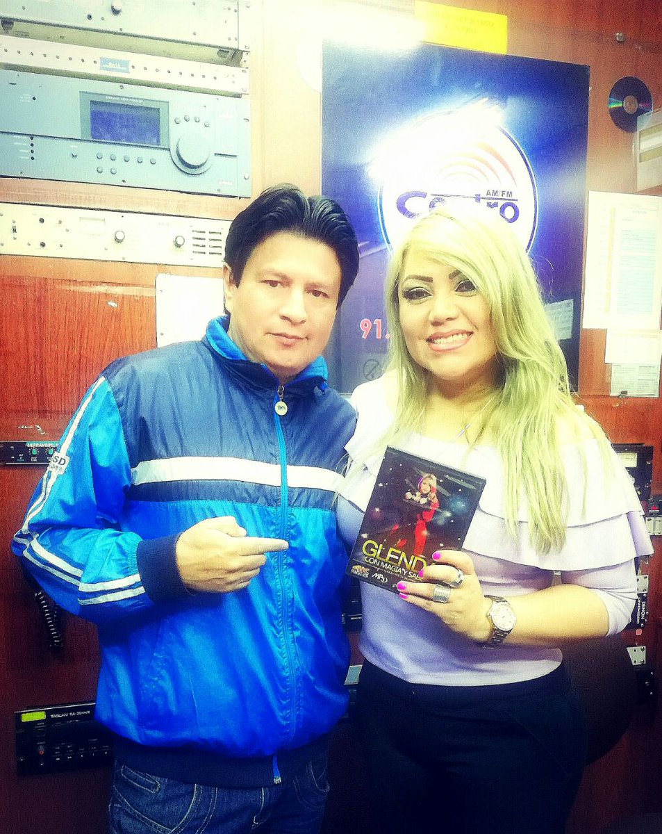 <a href="/CgermansMita/">Carlos Silva</a> entrevista a Glenda, artista de #Riobamba que presenta su nuevo trabajo musical #BuenaMañana #Ambato #50AñosRadioCentro