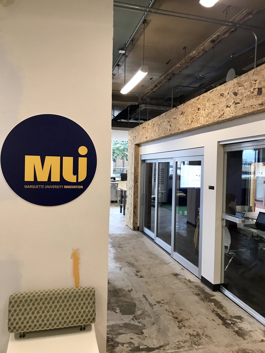 MichaelAntonADM's tweet photo. Always love working with students @707hub ! The future of #Banking #technology starts in #MKE . @BankmyBiz @Kohler @DocLaunch_  #blockchain #ArtificialIntelligence @MarquetteU https://t.co/2On6FjA3A3
