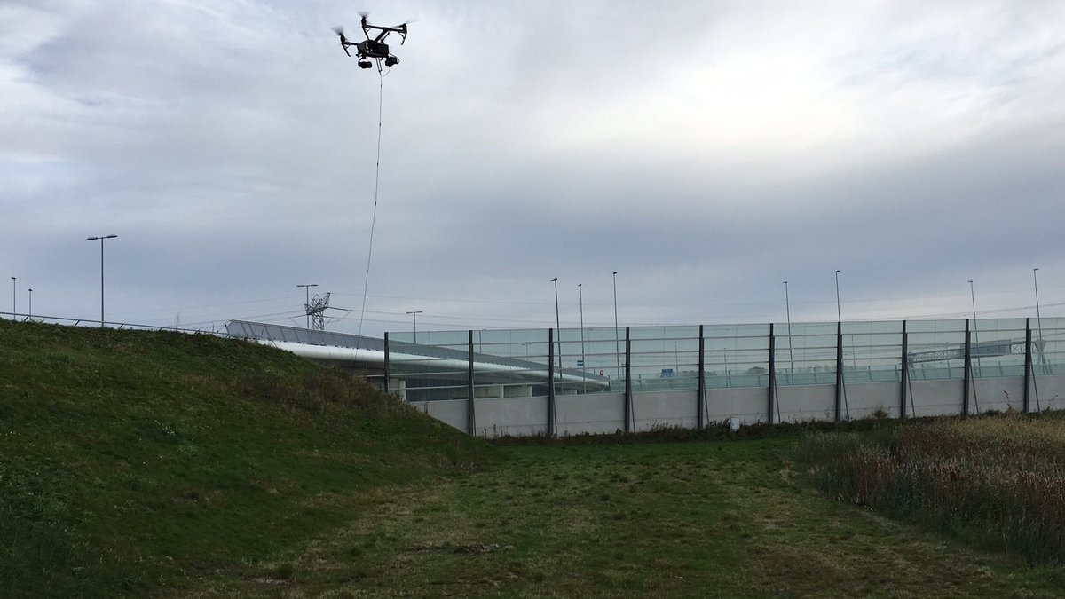 JACOBTLLMS's tweet photo. Vanuit een drone verkeer tellen? Onze proef met het inwinnen van bellen langs de A1 ging goed, de verleid in volle gang! #anteagroupnl #rws https://t.co/Oye7L6zTXo