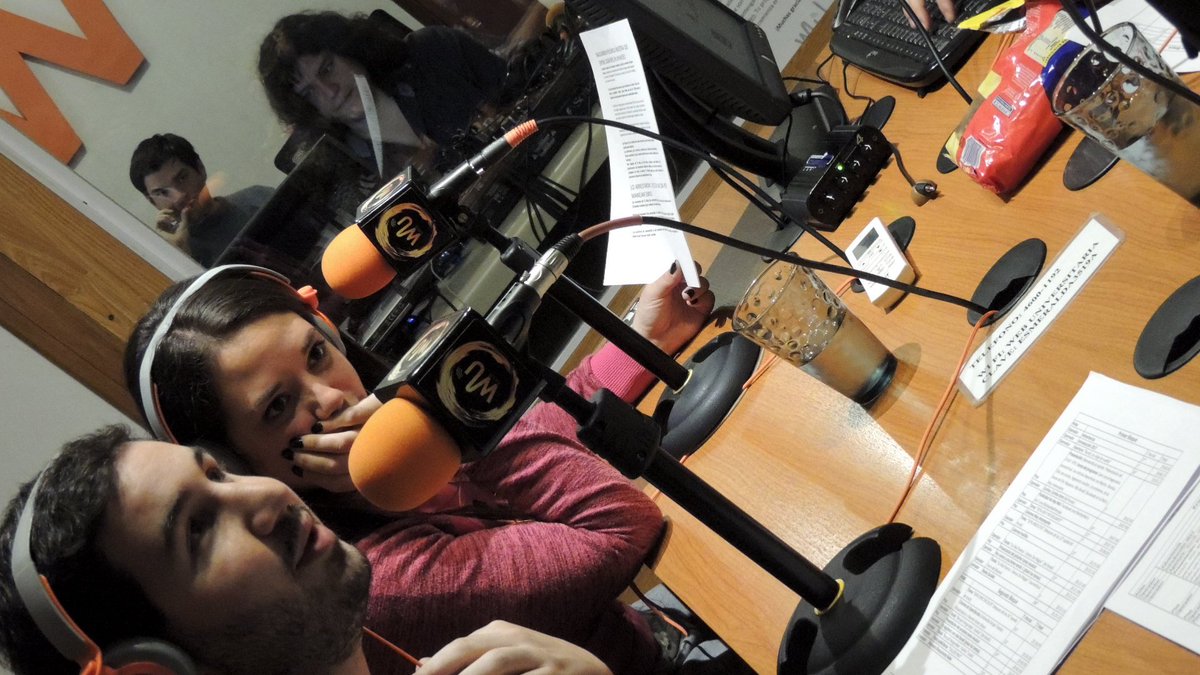 bondiuvdv's tweet photo. 🍻B U E N A S   N O T I C I A S🍻

Es #Jueves y #Bondi vuelve al aire de @RadioWU con un programon de aquellos. https://t.co/1lX8lKWueV