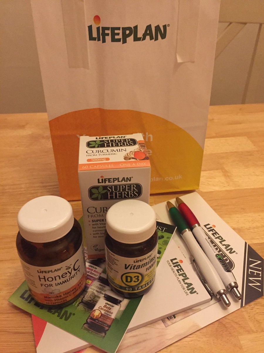 thepaperdove's tweet photo. Ready for winter! Thanks for the goody bag @LifeplanProduct #NetworkingLutterworth #VitaminPower https://t.co/j8BPnNGgAL