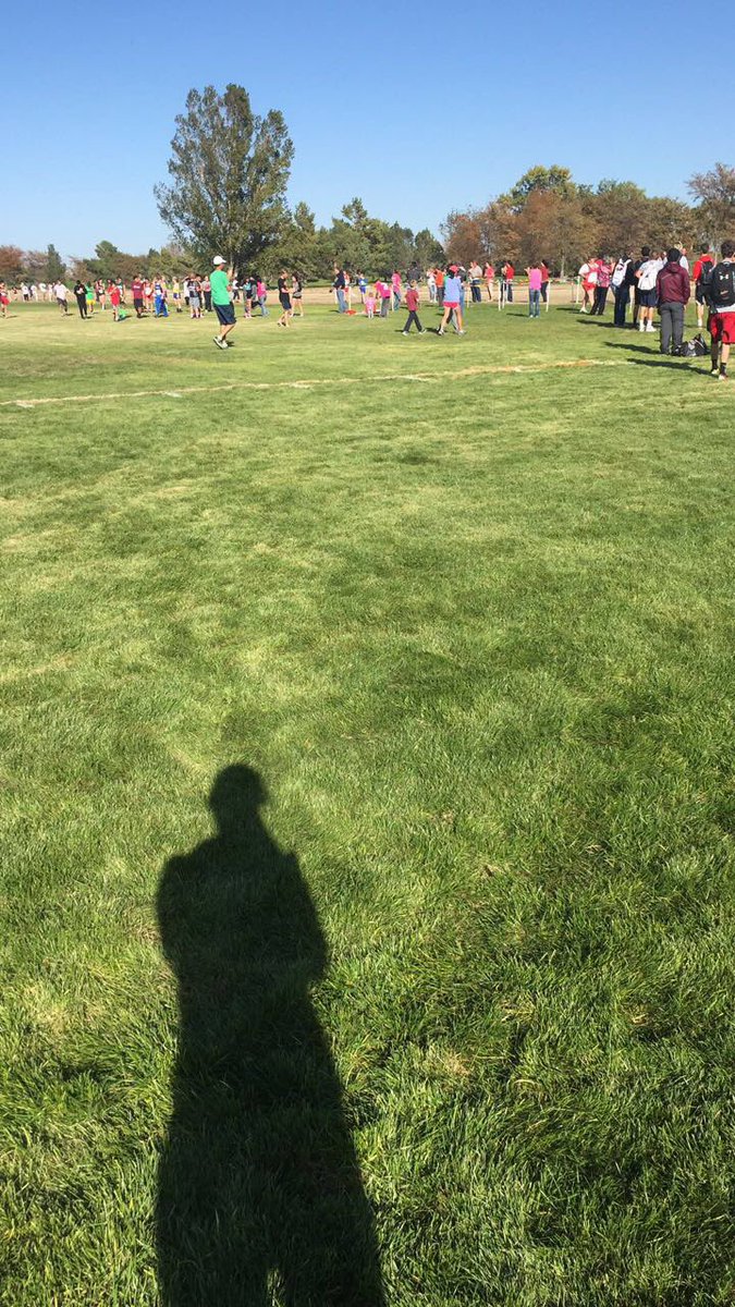 squiiggly's tweet photo. This guy was finishing the meet and guys from OTHER schools went to run w him, it doesn’t matter where you’re from XC is one team https://t.co/g0HsNlUX72